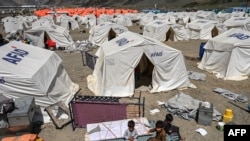 مهاجرین برگشته از افغانستان در خیمه