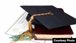 Кыргызстанда саясатчылар арасында имиджмейкерлерди колдонуу тажрыйбасы анча жайыла электиги айтылып келет. 