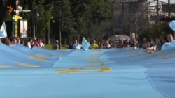 Кырымтатарлар Киевта дөньяда иң зур милли байрак тотып йөреш үткәрде