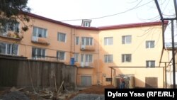 Общежитие № 15, в котором проходит ремонт. Шымкент, 13 января 2016 года.
