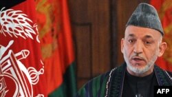 Хамид Карзай ант берүү салтанатында, 19-ноябрь, 2009-жыл.