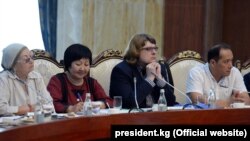 Төлөкан Исмаилова.