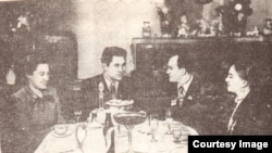 Gara Seýitliýew we Alty Garlyýew maşgalalary bilen.