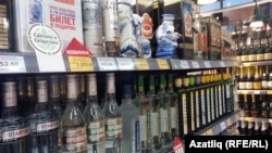 "Бәхетле" кибетендә хәмер киштәләре