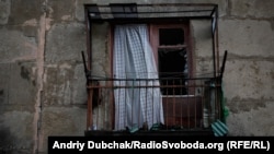 Розбитий будинок у селищі Золоте-4 