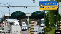 Системи митного оформлення Польщі відновили роботу