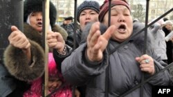 Үч депутаттын тарапкерлеринин митинги, 25-январь, 2013-жыл