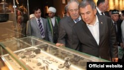 Миңнеханов (алда), Шәймиев, Раиф хәзрәт, Ситдыйков Болгар музеенда. Болгар җыены, 2013