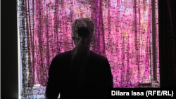 Ооруканада зобулук көргөн 17 жаштагы Асемдин апасы.