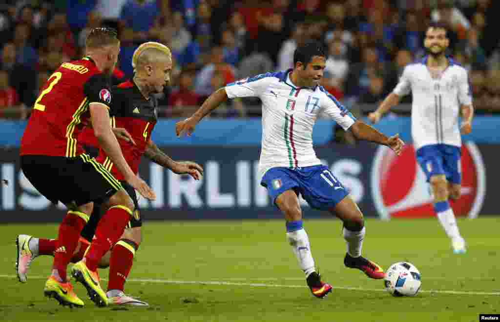 Сборная Бельгии в первом матче проиграла сборной Италии со счетом 0&nbsp;:&nbsp;2. Команды этих двух стран встречались на поле 22 раза, в них сборная Италии выигрывала 14 раз. Сборная Бельгии в четырех играх выигрывала, в четырех сыграла вничью. Лион, 13 июня 2016 года.