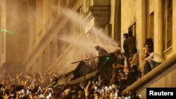 Վրաստան - Ընդհարումներ խորհրդարանի շենքի մոտ, Թբիլիսի, 1-ը մայիսի, 2024թ.