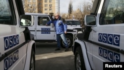 16 серпня представники СММ ОБСЄ планували відвідати зону розведення сил в районі «Золотого-2», щоб визначити місце для розміщення камери