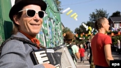 Аккордеон и прочие язычковые объединяют весь музыкальный мир