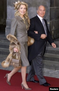 Ага-Хан экинчи жубайы Габриел бегим менен. 2-февраль, 2022-жыл.