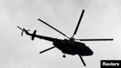 Вертолет Ми-17 во время военных учений (архивное фото)