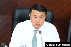 Замирбек Аскаров.