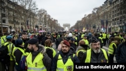 Францияда сары желетке кийгендердин нааразылык акциялары токтой элек.