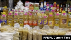 Айрим давлатларда ҳукуматлар озиқ-овқат нархларини маъмурий йўллар билан назорат қилишга уринмоқда, аммо чекловлар тескари таъсир кўрсатиши мумкин