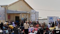 شماری از مهاجران افغان که از ایران برگشته اند