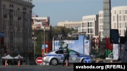 Міліцыя падчас сьвяткаваньня Дня перамогі ў Менску. Архіўнае фота