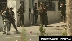 Солдаты правительственных войск в Хороге. Таджикистан, июль 2012 года.  
