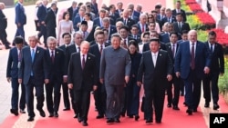 Chinese President Xi Jinping and other world leaders ahead of a ceremony to commemorate the 80th anniversary of the end of World War II. 