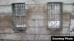 Окна бывшей «Малой тюрьмы» в Туркестане. Фото предоставлено Кайратом Мусабаевым.  