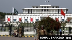 تصویر آرشیف جنبهٔ تزئینی دارد 