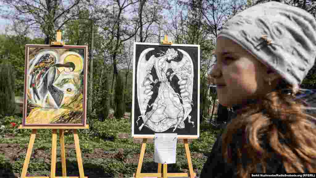 Виставка дитячих робіт Київської дитячої художньої школи №7 &laquo;Ангел над безоднею&raquo;