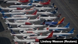 Օդանավեր ԱՄՆ օդանավակայաններից մեկում, արխիվ