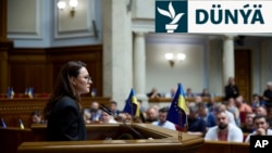 Ukrainanyň täze premýer-ministri Ýuliýa Swiridenko 17-nji iýulda parlamentde çykyş edýär.