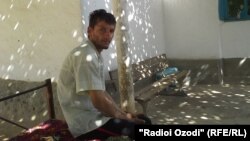 Қутбиддин Аъзамов мегӯяд, ӯ девона нест