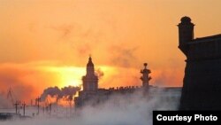 Бастуют рабочие «Форда», бастуют почтовые служащие, бастуют портовики, бастуют водители маршруток. Собираются бастовать железнодорожники