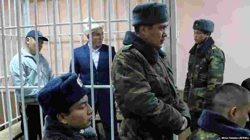 28 августа телеканалы показали видеозапись вымогательства у топ-менеджера &laquo;Кумтора&raquo; 3 млн. долларов.&nbsp;