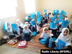 Owganystanyň Helmand welaýatynda bir mekdepden pursat