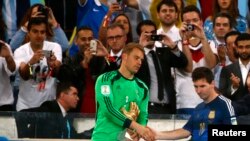 Нойер ва Месси баъди анҷоми бозии ниҳоии Ҷоми ҷааҳонӣ -2014