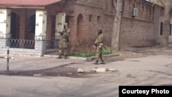 Озброєні особи, причетні до захоплення будівлі СБУ у Слов’янську