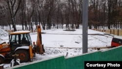 Роботи на місці, де буде споруджено пам’ятник Олені Телізі