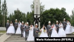 Үйлөнүү үлпөтү. Ысык-Көл. Архивдик сүрөт