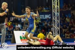 Эрбол Бакиров спорттук күрөш боюнча жаштар арасындагы дүйнө чемпионатынын финалдык таймашында. 18-сентябрь, 2018-ж. Трнава, Словакия.