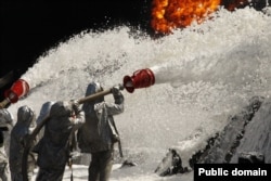 Пожежа на нафтобазі компанії «БРМС-нафта» під Васильковом, 10 червня 2015 року (Фото: Державна служба України з надзвичайних ситуацій)