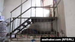 40 ýaşly Amanyň ýatyp turýan ýeri