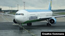 Самолет "Узбекских авиалиний". Иллюстративное фото