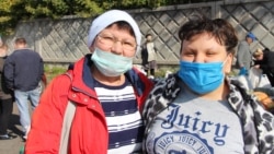 Фәридә Киреева (сулда)