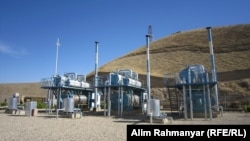 وسایل استخراج نفت که در یکی از ساحات نفت خیزشمال افغانستا نصب گردیده است