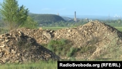 Селище буквально стоїть на вугільних пластах