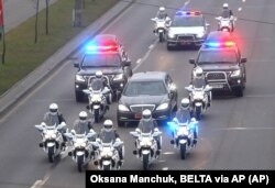 Ескорт президента Білорусі Лукашенка. Мінськ, 6 листопада 2015 року