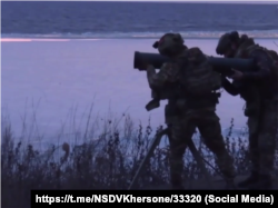 Розрахунок протитанкового ракетного комплексу «Корнет» РФ на Кінбурнській косі, березень 2025 року