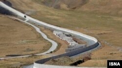 دیوار مرزی ایران و افغانستان (عکس آرشیف) 