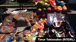 Кыргызстандык уздар тиккен буюмдар. Бишкек. 